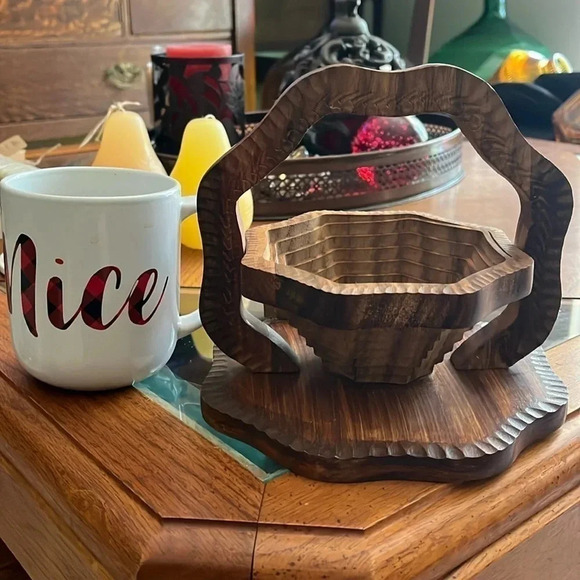 The Wooden Basket Co. Collapsing Basket - Picture 11 of 16